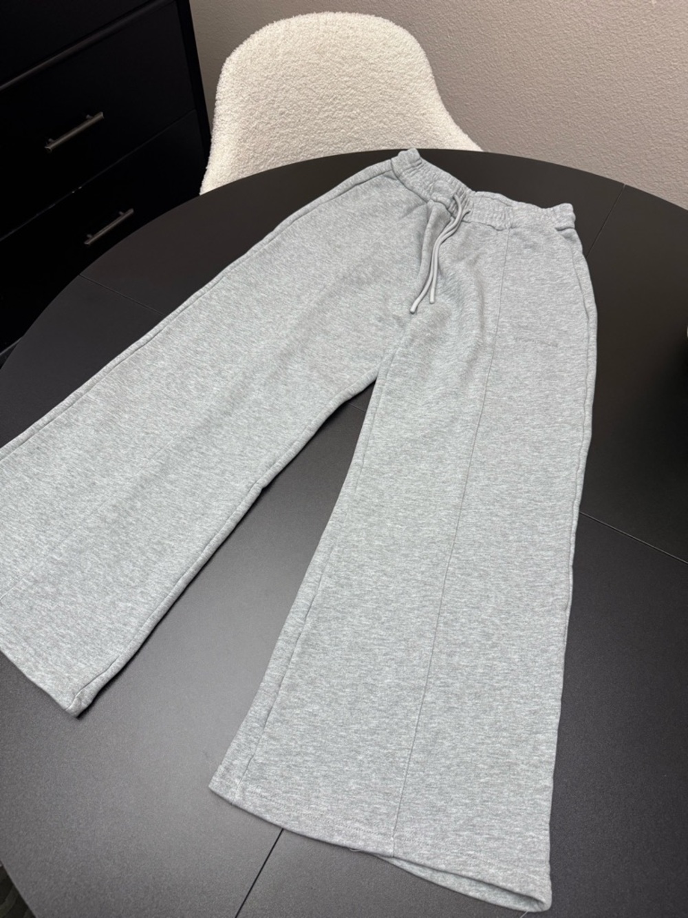 Women’s Light Gray Wide-Leg Sweatpants with Drawstring